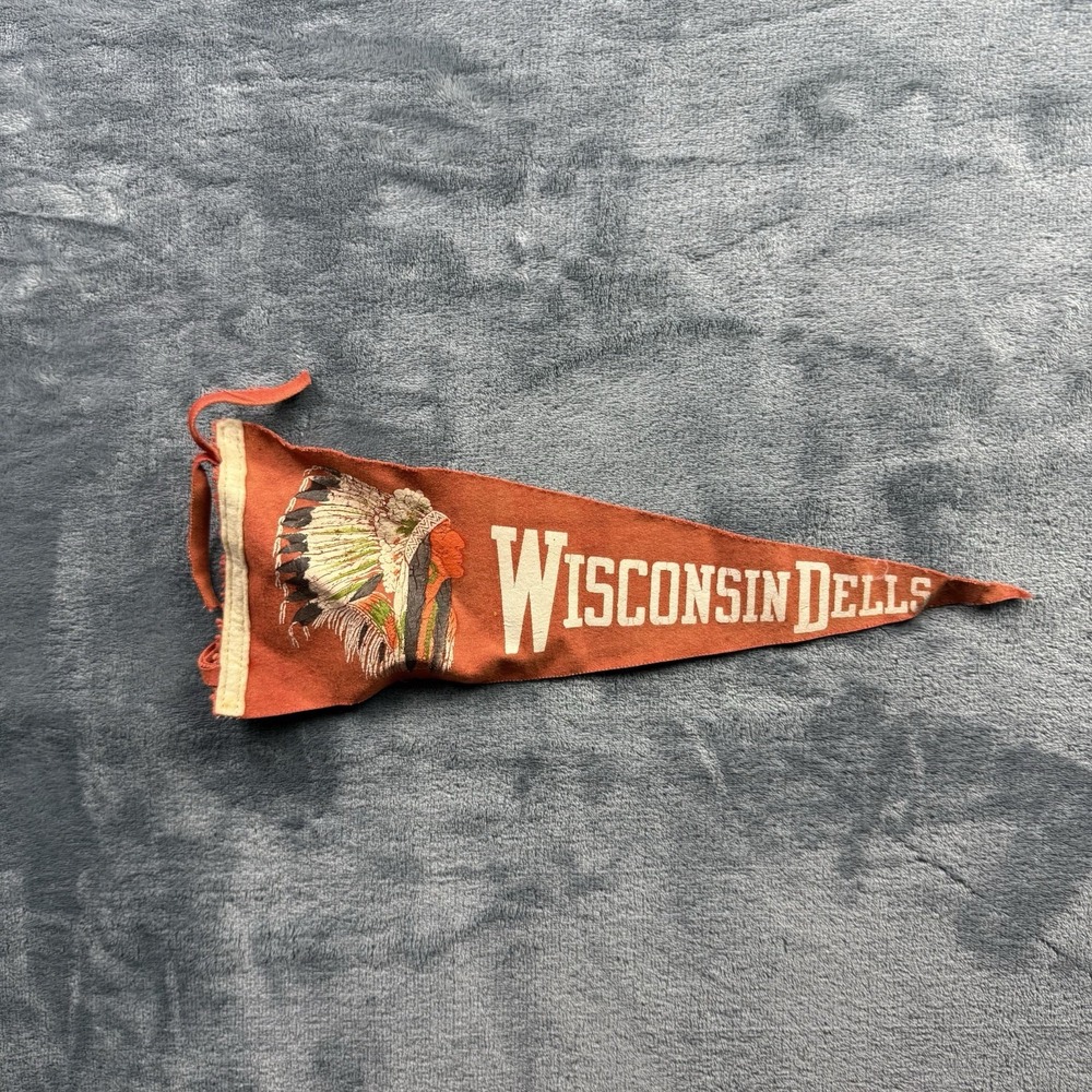Vintage Wisconsin Dells Souvenir Smaller Felt Pennant 14" Flag